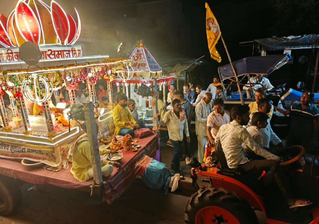 डोल ग्यारस पर गाजे-बाजे के साथ निकले भगवान के डोल, आस्था का उमड़ा सैलाब