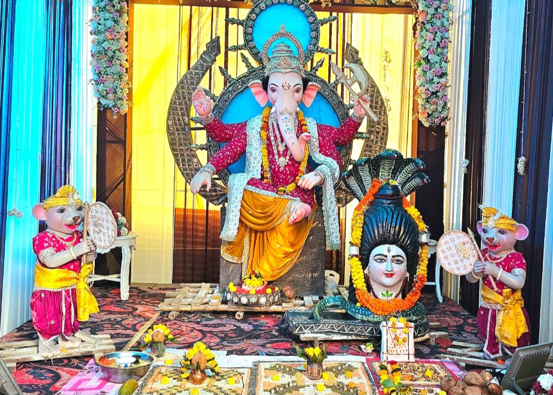 “ठाकुर च राजा” के भव्य विसर्जन चल समारोह में दिल्ली के अक्की अघोरी मंडल विशेष प्रस्तुति देंगे, आकर्षण का केंद्र रहेंगी आकर्षक झांकियां, लेजर लाइट, रंगारंग आतिशबाजी और भोपाल के प्रसिद्ध डीजे पर भजनों की प्रस्तुति