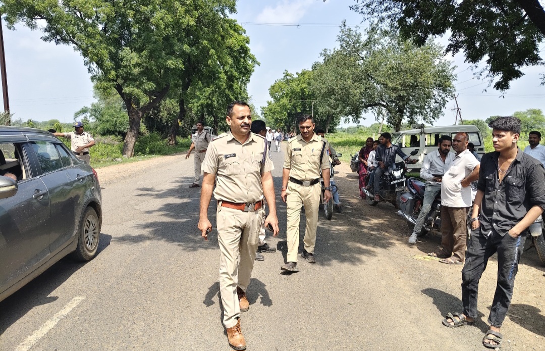यातायात के नियमों का पालन न करने पर 30 प्रकरणों में 9000 रुपए किया जुर्माना