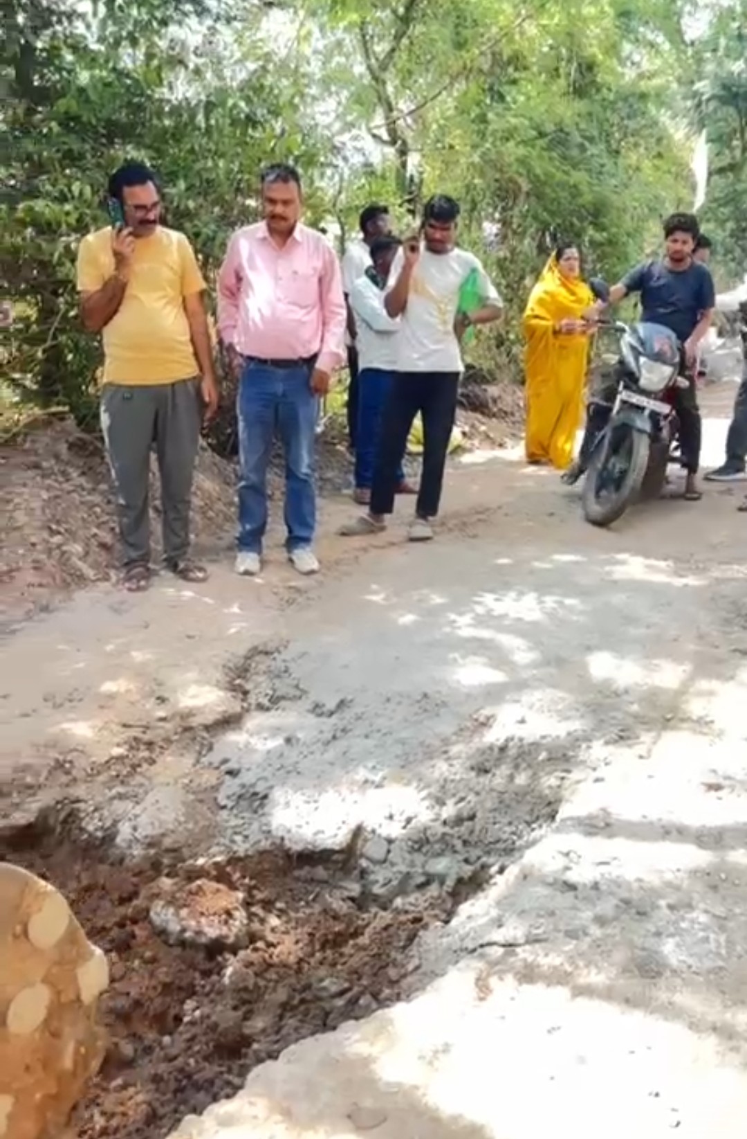 सीवर कंपनी पर नाराजगी, जैसी सड़क थी, वैसी ही बनाकर दो, होगी सख्त कार्रवाई