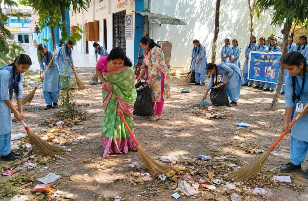 सेवा संकल्प अभियान के अंतर्गत छात्राओं और शिक्षकों ने मिलकर स्वच्छता अभियान चलाया