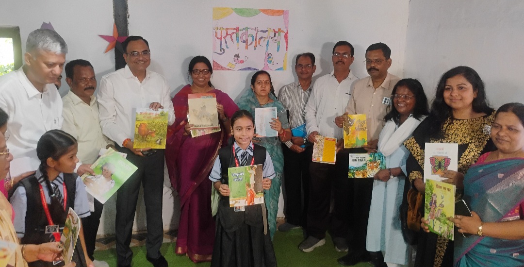 गांधी जयंती के अवसर पर फ्रेंड्स रूरल सेंटर रसूलिया में सार्वजनिक पुस्तकालय का हुआ शुभारंभ, धरोहर को बचाने की जरूरत