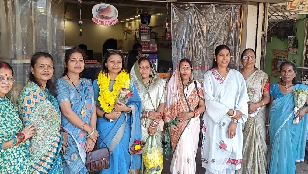 कतिया समाज समिति ने पीएससी में चयनित साक्षी बेटी का सम्मान कर मनायी गाँधी शास्त्री जयंती