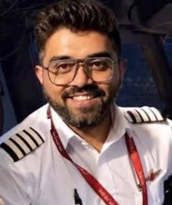 अनाज के दानों से बनाई कैप्टन स्मित मच्छार की अनोखी तस्वीर, हनुमान जी की शक्ति और भारतीय कृषि परंपरा को समर्पित कृषक कलाकार की कलाकृति