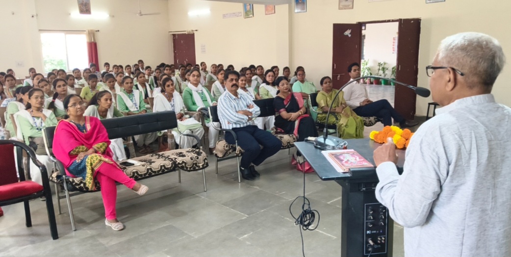 ‘सेवा से संकल्प अभियान’ के तहत पंडित रामलाल शर्मा कॉलेज में योग एवं ध्यान कार्यशाला, डॉ. प्रिंस जैन के नेतृत्व में संतोष व्यास ने विद्यार्थियों को दिए सफलता व स्वास्थ्य के मंत्र
