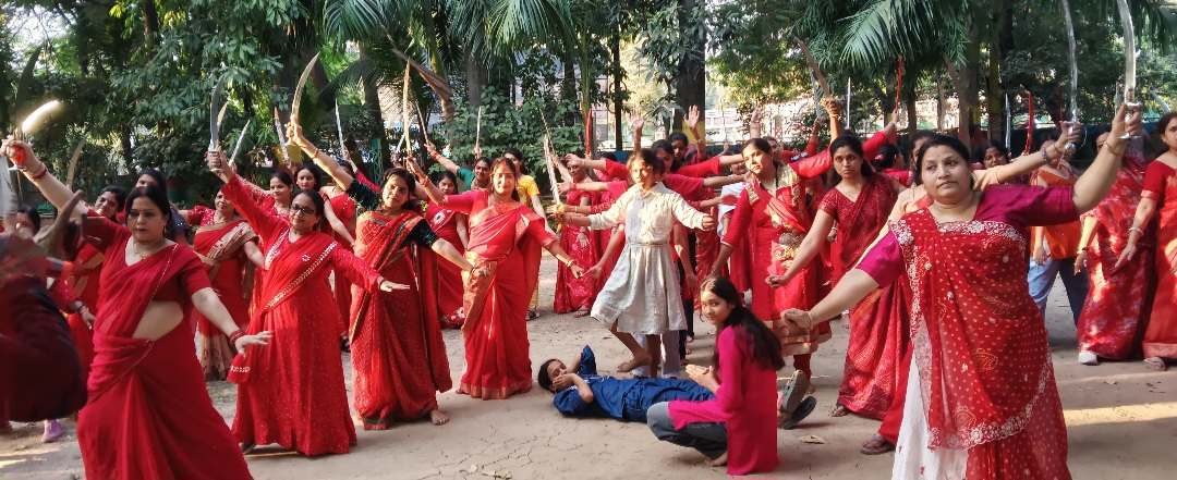 तलवारों की चमक के बीच दिखेगा नारी शक्ति का शौर्य, 14 अक्टूबर को होगा ‘शक्ति शौर्य महारास’, 15 दिनों से अपने हाथों में तलवार थाम अभ्यास कर रहीं मातृशक्तियां, महिला सशक्तिकरण का देंगी संदेश