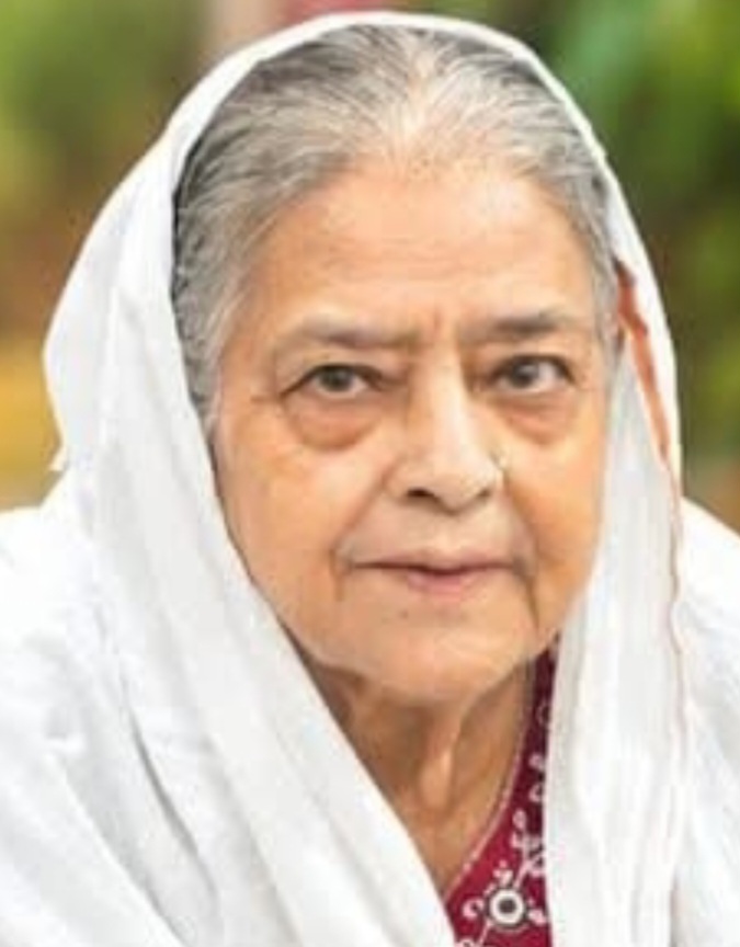 पंचतत्व में विलीन हुईं श्यामा ओझा, गोकुल नगर मुक्तिधाम में अंतिम संस्कार हुआ, पुत्र जितेंद्र ओझा ने दी मुखाग्नि, अंतिम यात्रा में शामिल हुए गणमान्य नागरिक और जनप्रतिनिधि