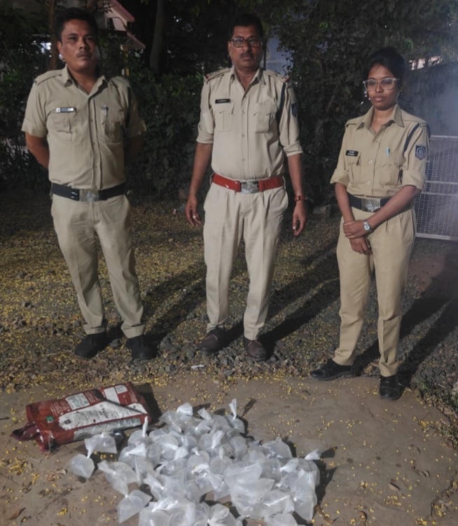 सिवनीमालवा एवं नर्मदापुरम में आबकारी विभाग की कार्रवाई, 65 किलो महुआ लाहन और 16 लीटर हाथभट्टी शराब जब्त