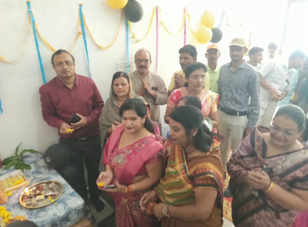 एकल ग्रामोत्थान फाऊंडेशन के माखन नगर सिलाई केन्द्र पर महिलाओं के लिए मेंहदी प्रशिक्षण शुरू, महिला सशक्तिकरण की दिशा में सिलाई, ब्यूटी पार्लर और अब मेंहदी प्रशिक्षण का शुभारंभ