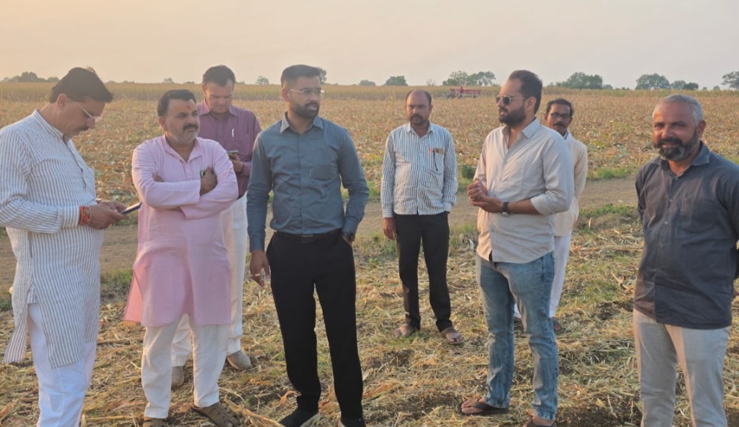 सिवनी मालवा अनुविभाग में नरवाई जलाने पर प्रतिबंध: SDM द्वारा औचक निरीक्षण में तीन गांवों में आग पाए जाने पर जुर्माना एवं एफआईआर के निर्देश