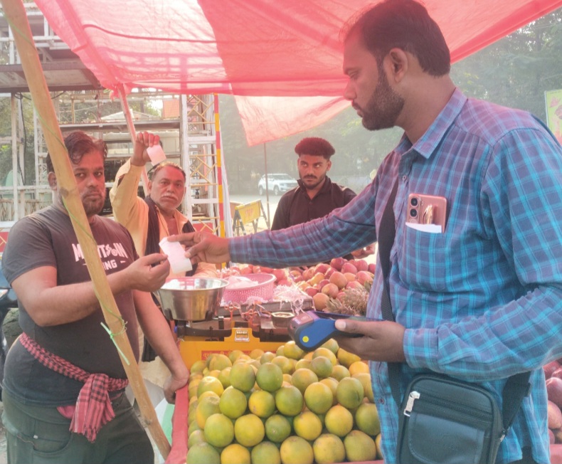 कचरा फैलाने पर लगाया ऑन दा स्पॉट फाइन, नगर की स्वच्छता को लेकर अतिक्रमण दल सक्रिय