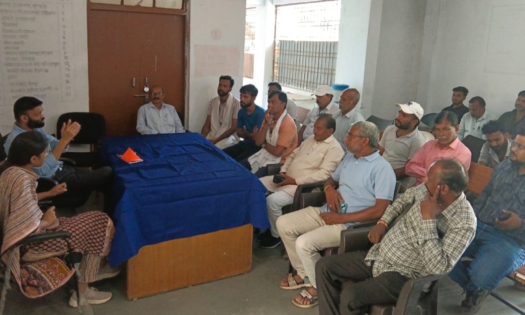 अनुविभागीय अधिकारी (राजस्व) की अध्यक्षता में किसान संगठनों के प्रतिनिधियों और बिजली, सिंचाई, कृषि और खाद विभाग के अधिकारियों के साथ बैठक सम्पन्न