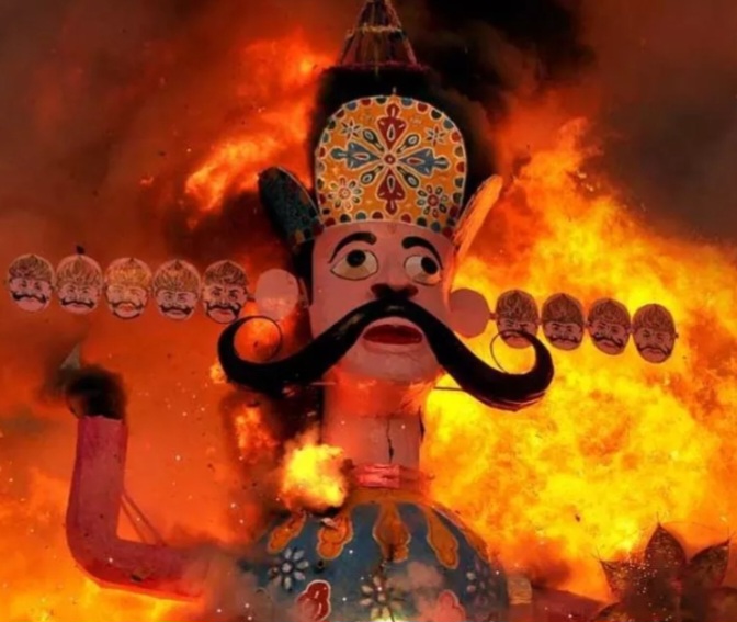 61 फिट ऊंचे विशालकाय रावण का दहन होगा, भगवान श्रीराम लक्ष्मण हनुमान जी की निकलेगी भव्य शोभायात्रा, शस्त्र पूजन समारोह में नगरवासी करेंगे शस्त्रों का पूजन, धर्मसभा को साध्वी रंजना करेंगी संबोधित, इलेक्ट्रानिक एवं रंगारंग आतिशबाजी का होगा प्रदर्शन