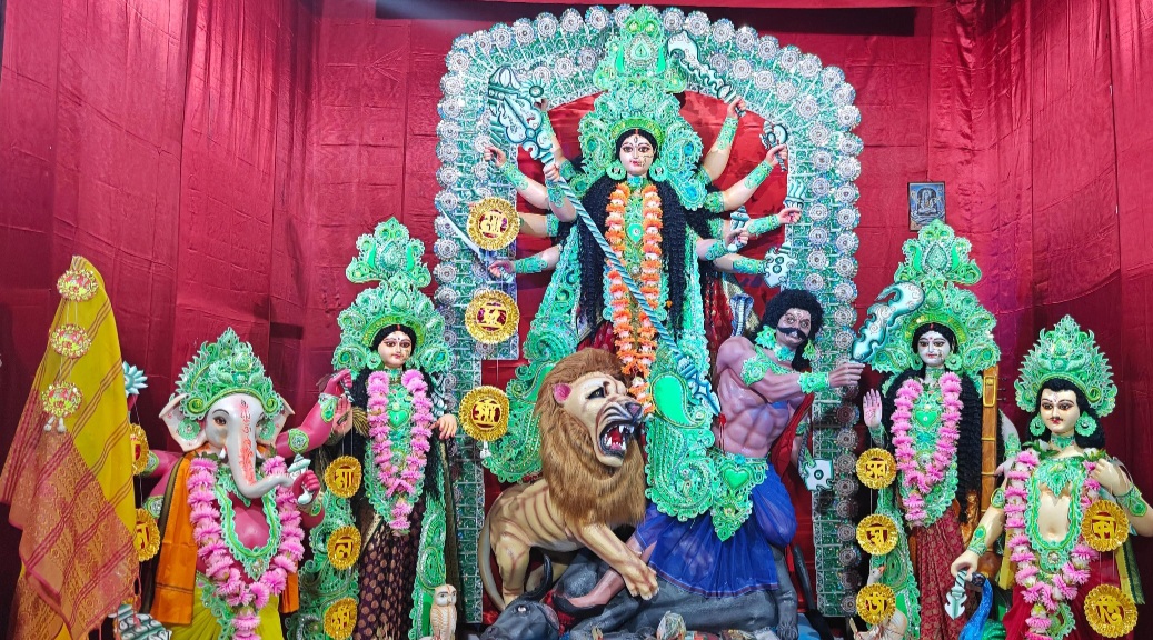 31 वर्षों से मालाखेड़ी में बंगाली रीति-रिवाज से सज रहा माँ का दरबार