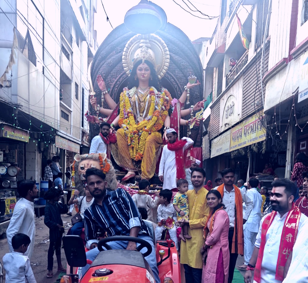 नगर सेठानी को नम आँखों से दी विदाई, नगर में उमड़ा आस्था का सैलाब