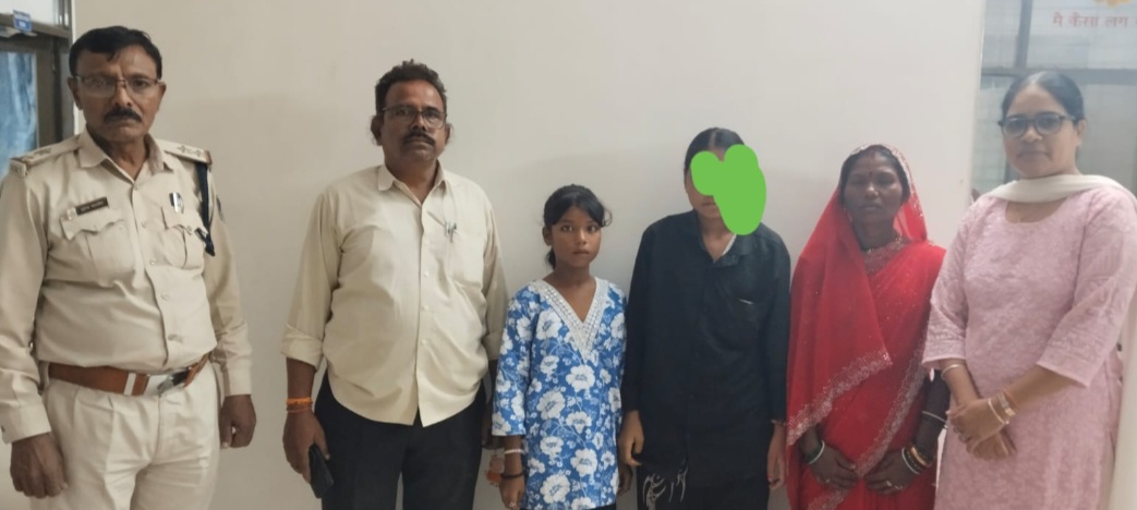 थाना कोतवाली पुलिस ने CCTV कैमरे की मदद से चंद घंटो में गुम बच्ची को ढूंढकर परिजनों के सुपुर्द किया