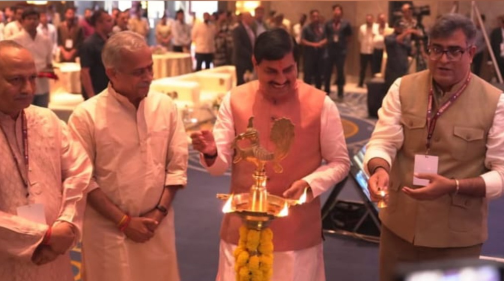 पाञ्चजन्य द्वारा आयोजित सुशासन संवाद 3.0 में विश्व हिंदू परिषद दुर्गा वाहिनी जिला संयोजिका हुईं शामिल