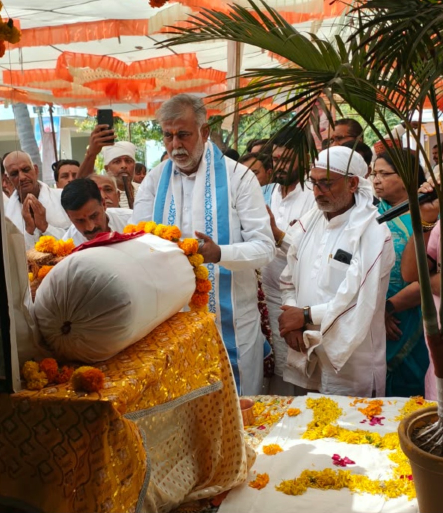 खोकसर में कैबिनेट मंत्री प्रहलाद सिंह पटेल का सत्संग, बोले- नर्मदा नर का मद हरने वाली है