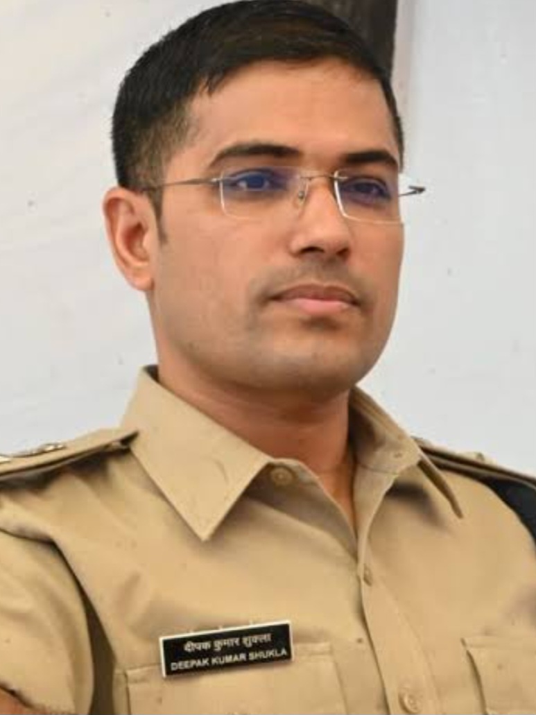 प्रशासनिक फेरबदल: दीपक कुमार शुक्ला बने नर्मदापुरम के नए SP, साई कृष्ण थोटा को PHQ भोपाल भेजा गया